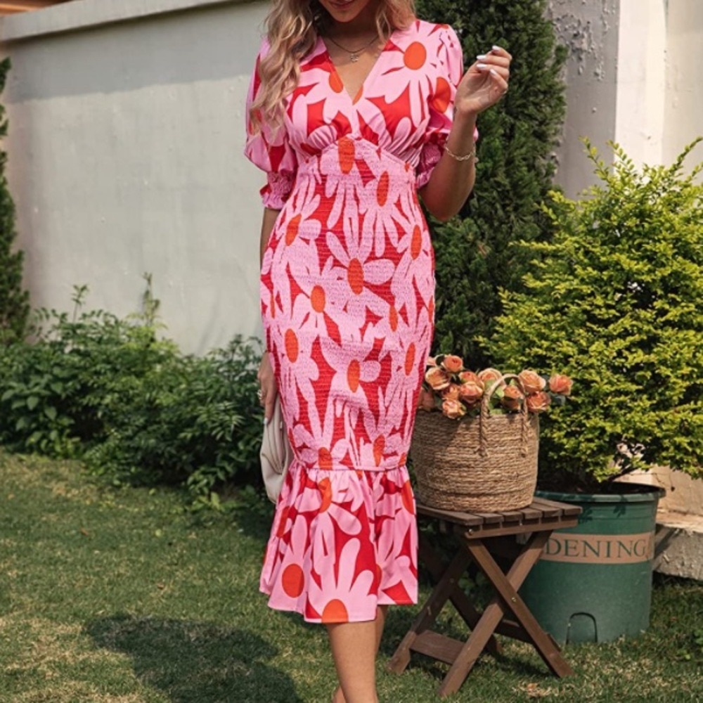 SIMPLEE Smocked Floral Print Ruffle Bodycon Midi Dress